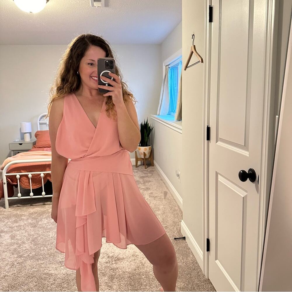 NWT Lovers and Friends Pink Asymmetric Mini Dress Medium - Picture 2 of 12